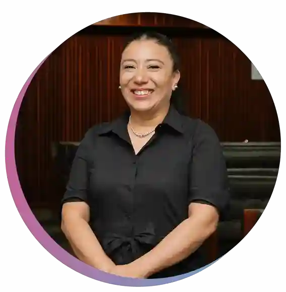 Mtra. Adriana Pineda